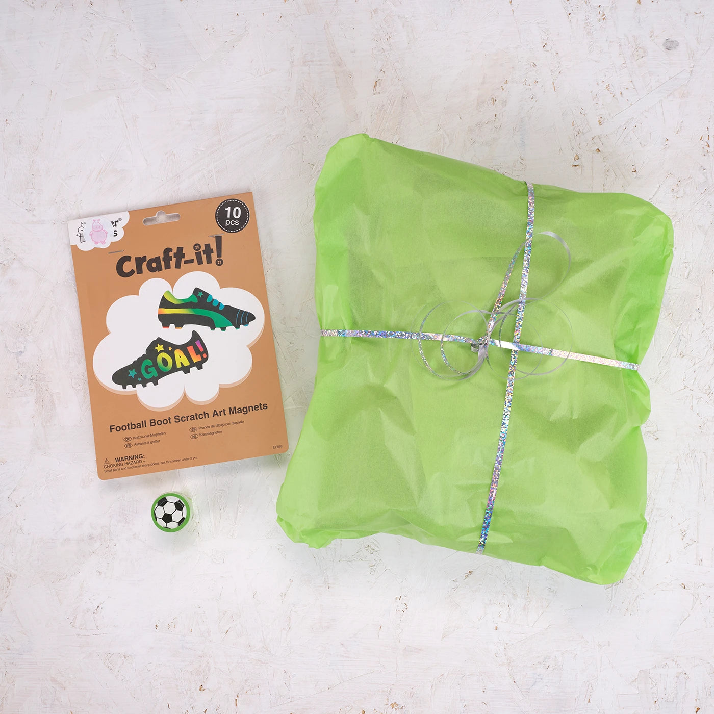 Pass the parcel kids party game
