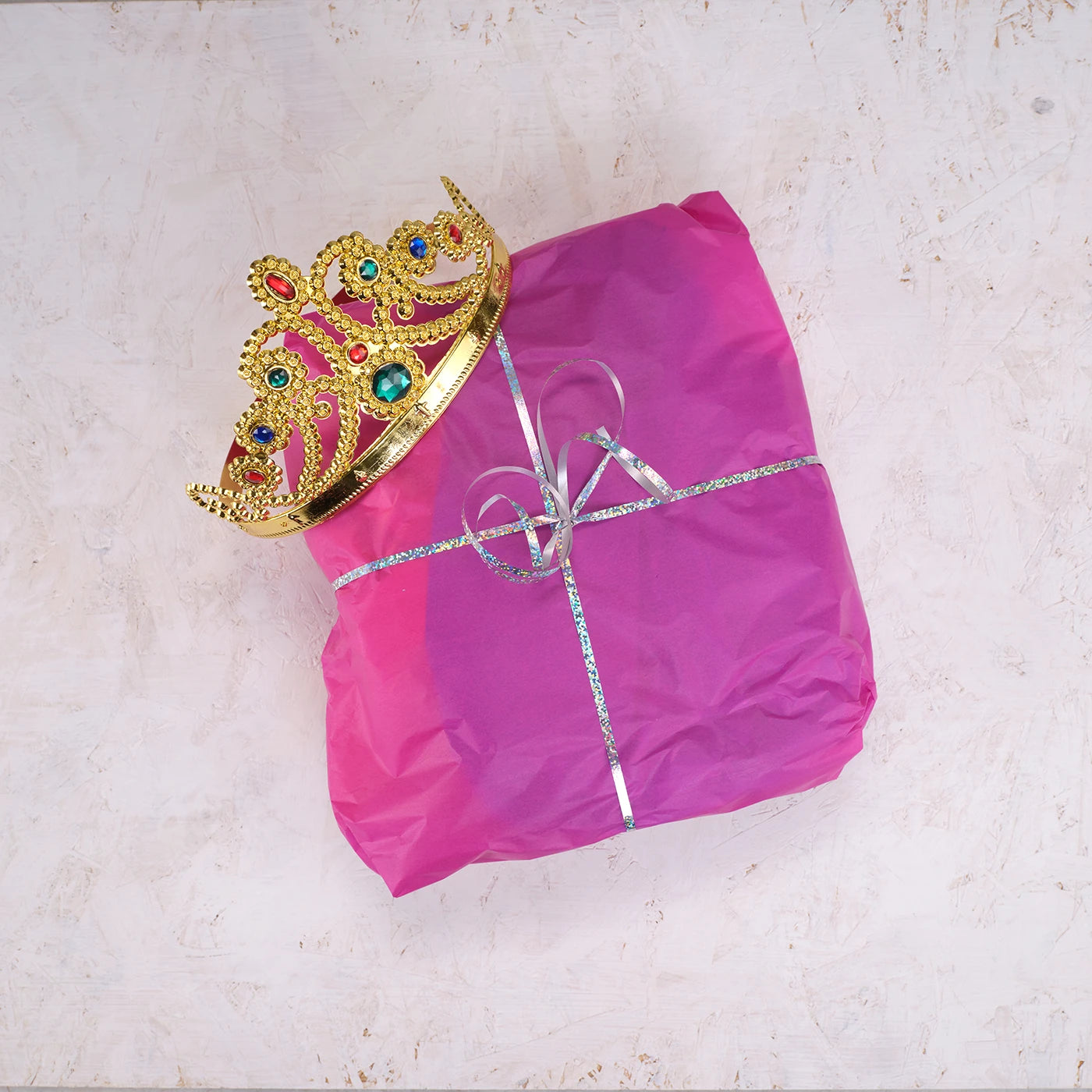 Pass the parcel kids party game
